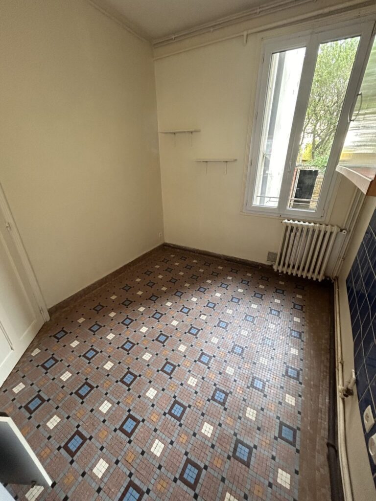 Cuisine du T4 rue Guéhenno à Rennes avant travaux